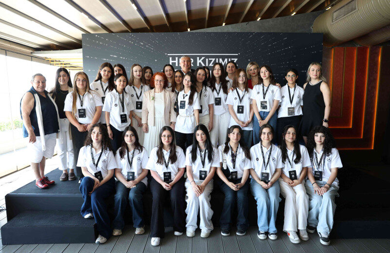 7 bini aşkın kız öğrenciye destek olan “Her Kızımız Bir Yıldız” programı sürüyor
